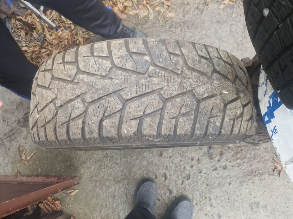 Продам шины 285/65/17