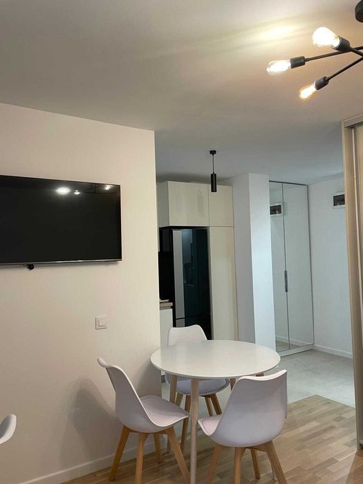 PF închiriez apartament cu o cameră, str.Muncitorilor