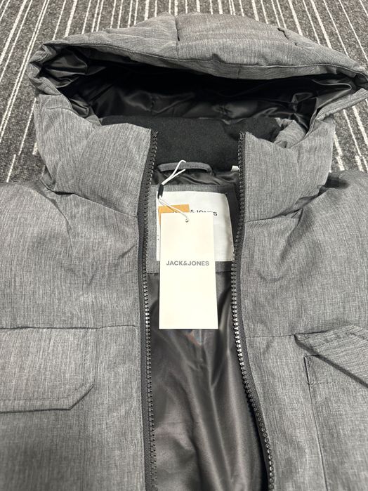 ЧИСТО НОВО! Мъжко зимно яке Jack&Jones