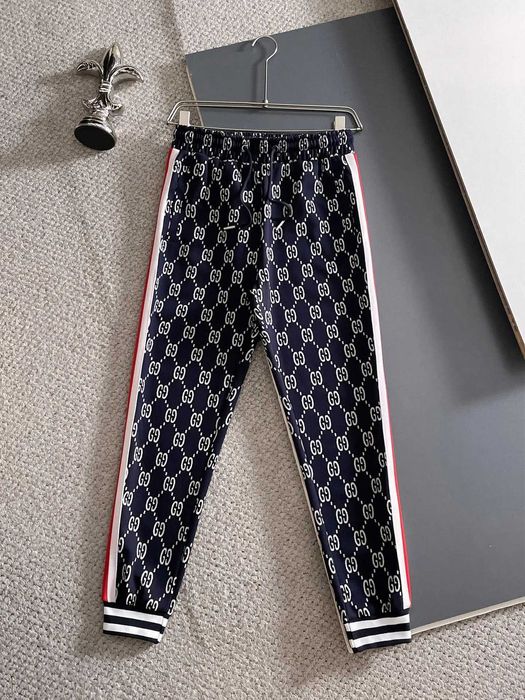 Aduc pe comanda Compleu GUCCI orice model