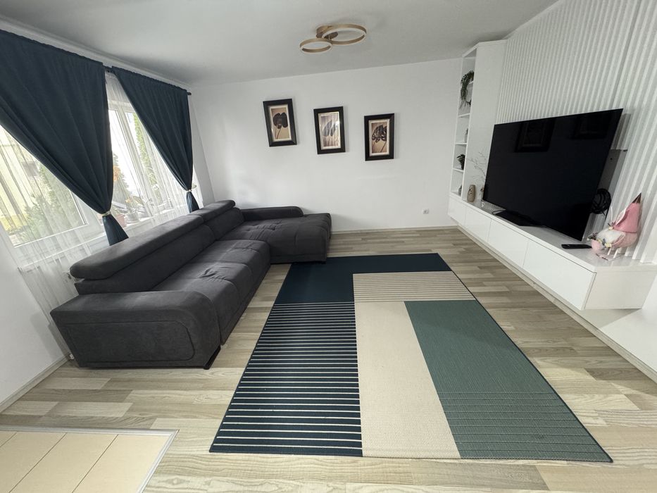 Casa de vânzare complet mobilata, cu terasa si mansarda