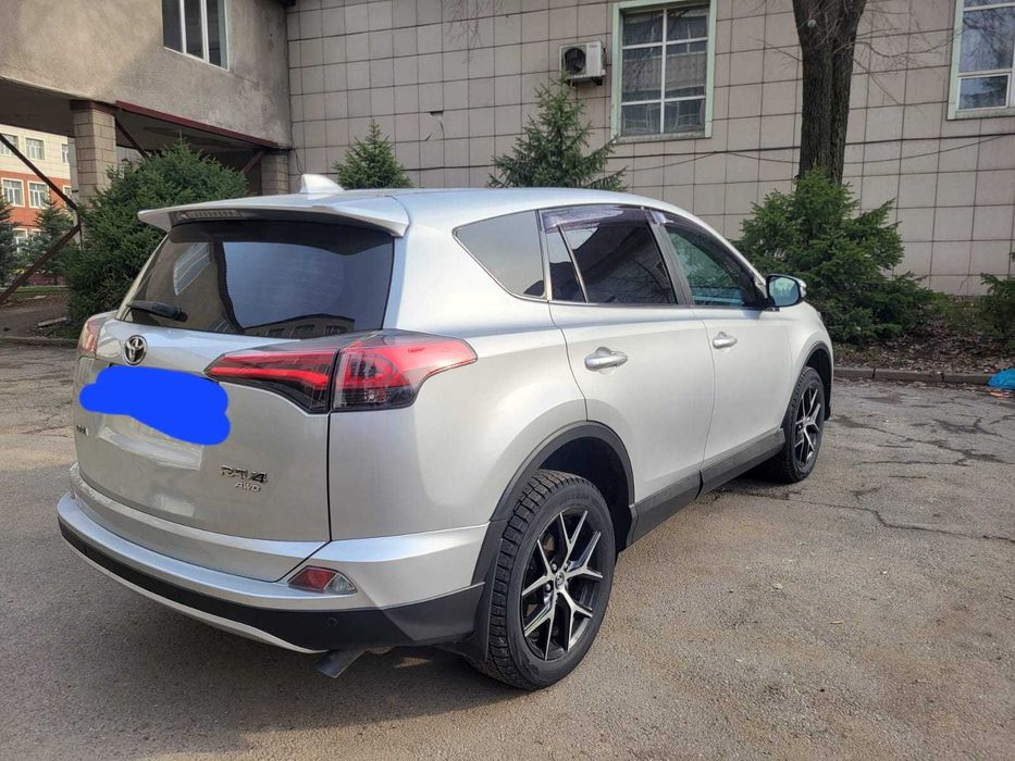 Автомобиль  Toyota RAV4