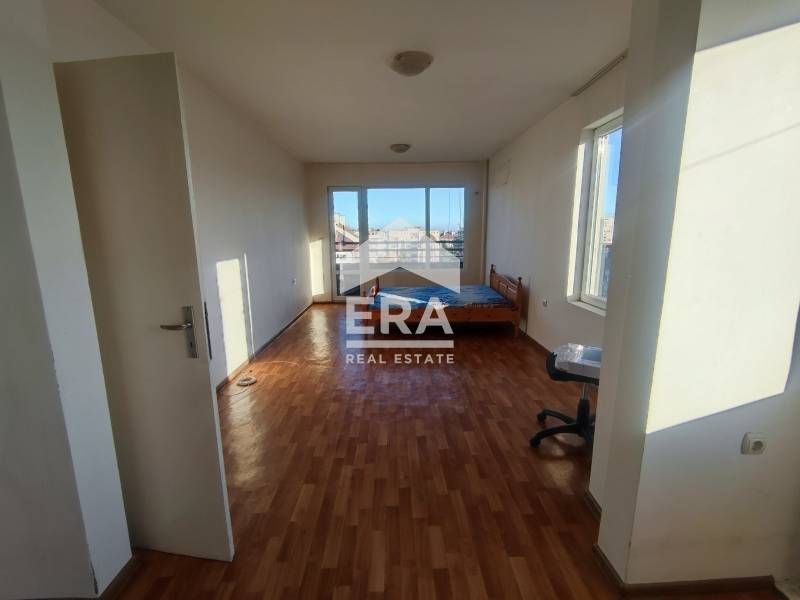 Просторен двустаен/тристаен апартамент на ул.Г.Кирков