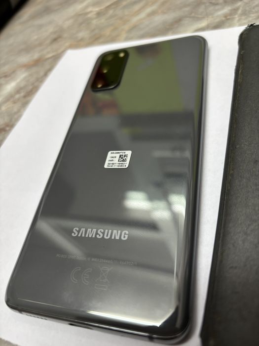 Смартфон андроид мобилен телефон 8рам/128гб  SAMSUNG S 20 + зарядно