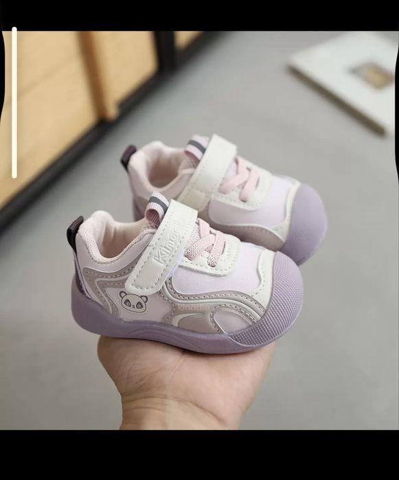 Детские кроссовки