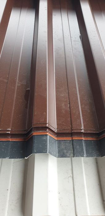 Tabla cutata acoperis si gard