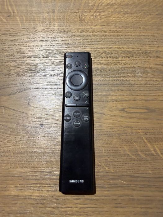 Продавам смарт телевизор Samsung 55 инча