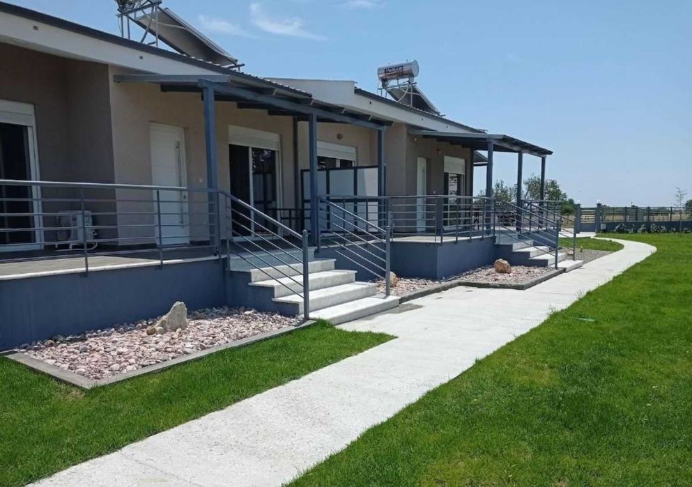 Луксозен жилищен комплекс с басейн – инвестиционен имот в Гърция