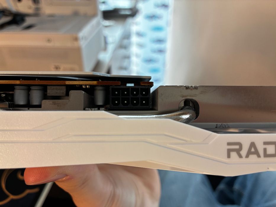 ASRock AMD Radeon RX 6600 8GB Challenger Бяла