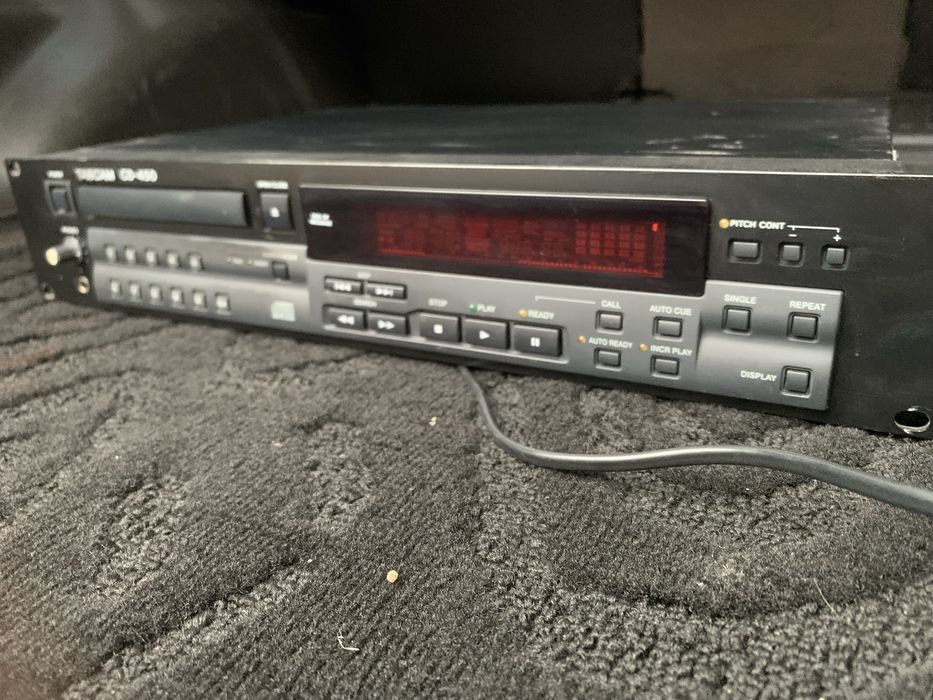 Проигрыватель Cd . Tascam CD-450.
