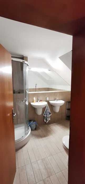 Închiriez casa 5 camere cu toate utilitățile, 10 km de Oradea