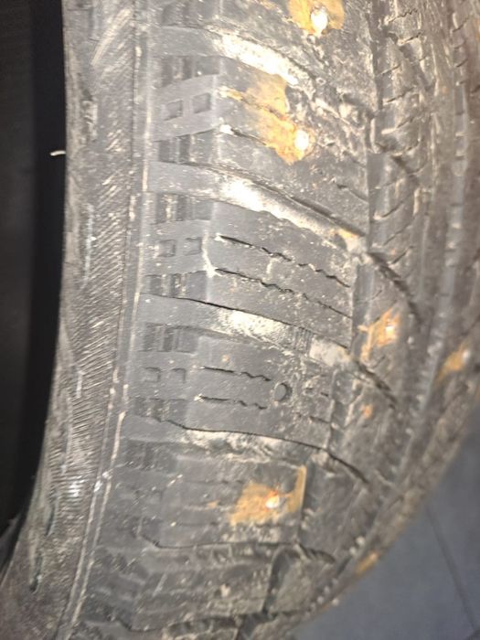 Зимние шины 17 размера. 2 штуки.