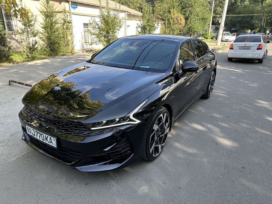 Продам Kia k5 2022 года в отличном состоянии