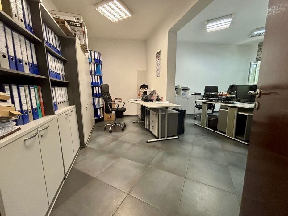 Дава се под наем Тристаен апартамент в Варна, Гръцка махала - 110 кв.м за 800 € - Снимка #1