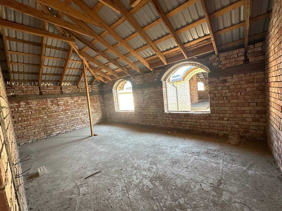 Дача-коттедж сотилади