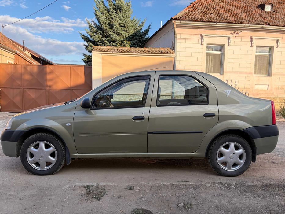 Vand Dacia Logan Fara servodirectie si AC