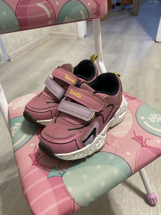 Кроссовки 25 размера