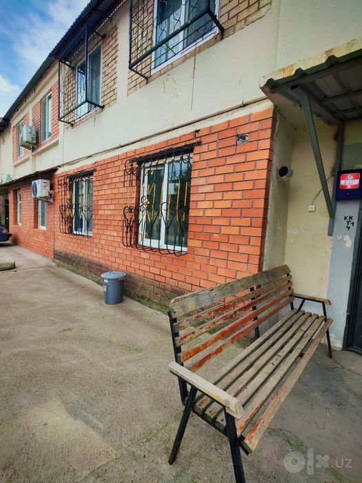 Бектемирском район. Срочно продается 2-х комнатная квартира  без ремон