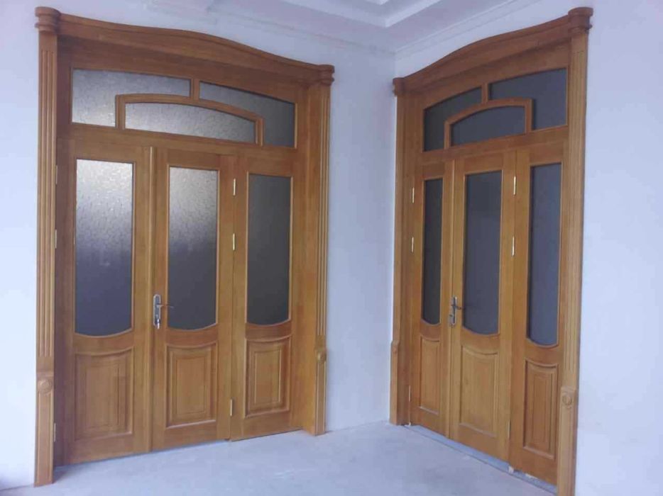 Kuxnya uchun eshik va romlar yog'ochdan, окна и дверей из дерева