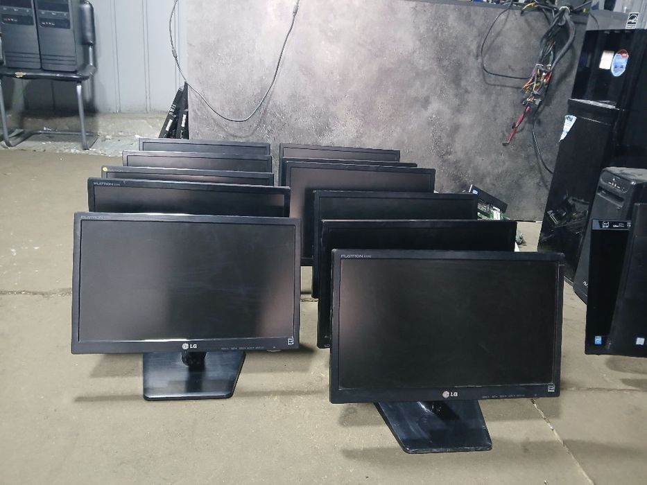 19 lg led manitorla sotiladi  bez blok optm sotiladi.