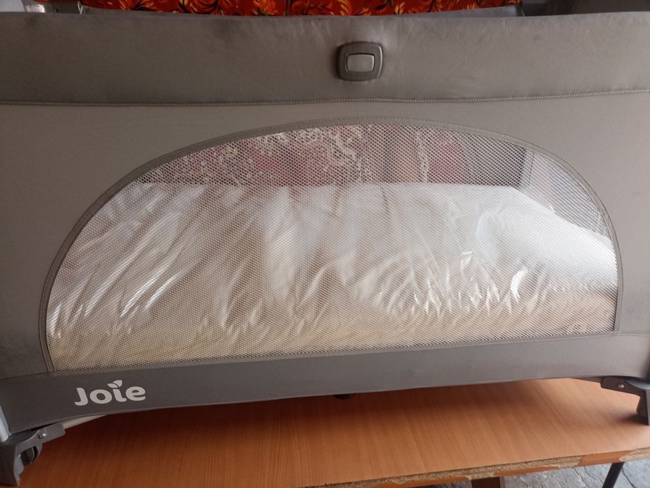 Продам манеж joie