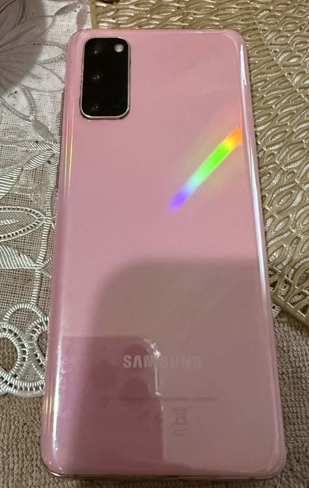 Телефон Samsung  galaxy s20