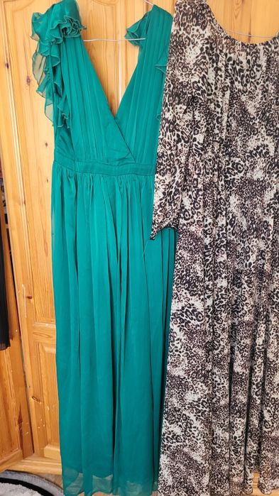 Vând rochițe de  ocazie