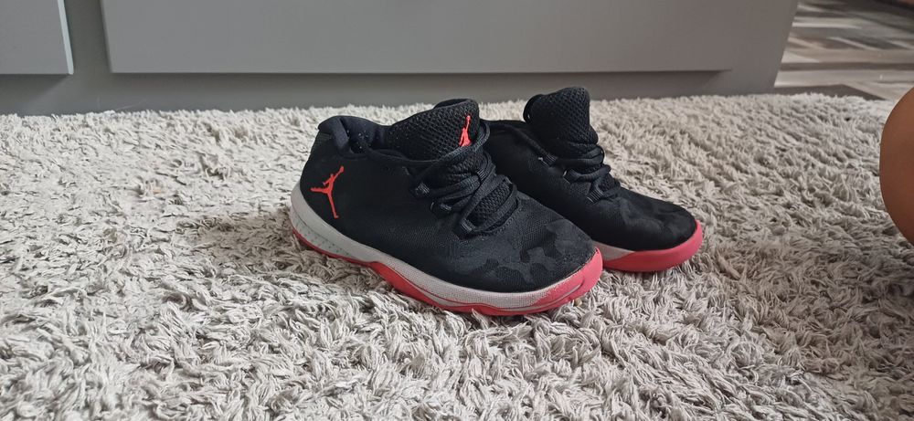 Adidași Jordan, mărimea 27
