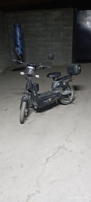 Продам два скутера.