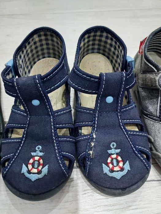 Пантофи подходящи за градинка