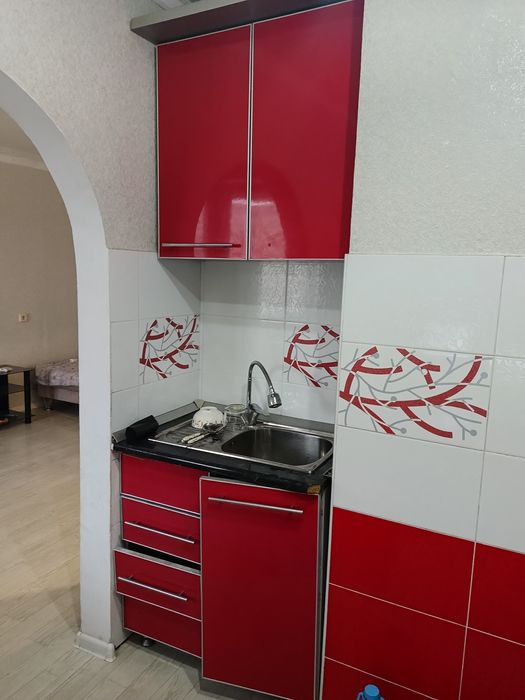 Дверь межкомная, кухонный гарнитур