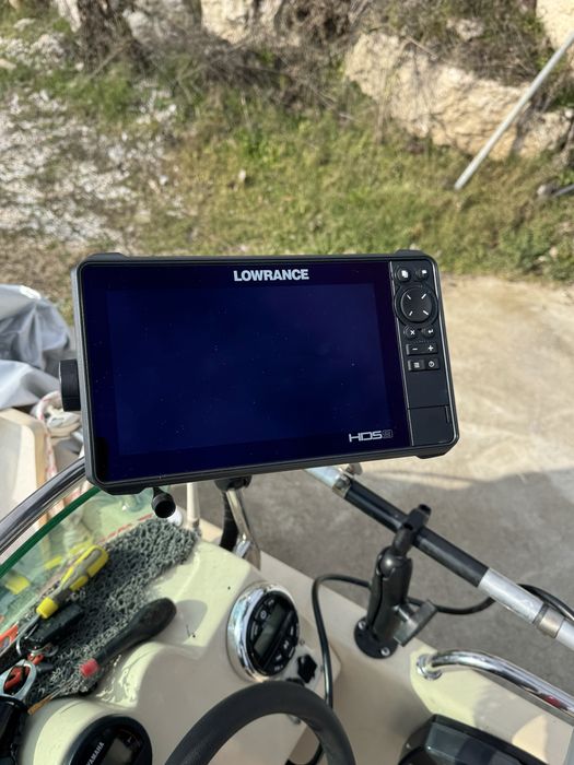 Lowrance HDS LIVE 9
