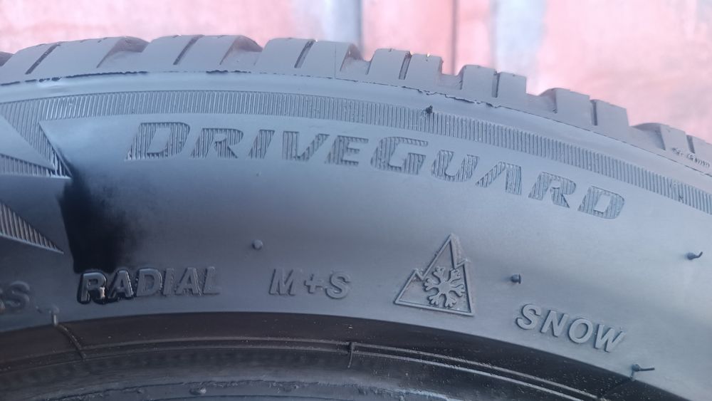 225/50/17 Bridgestone Дот 2622