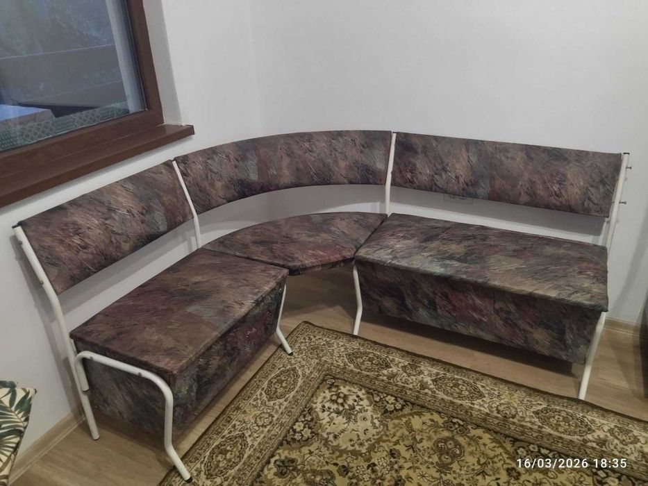 Кухненски ъглов диван тръбна мебел с две ракли