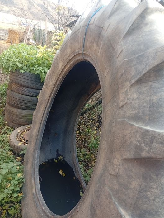 Vând cauciuc 18.4 R 38 in stare perfecta de funcționare