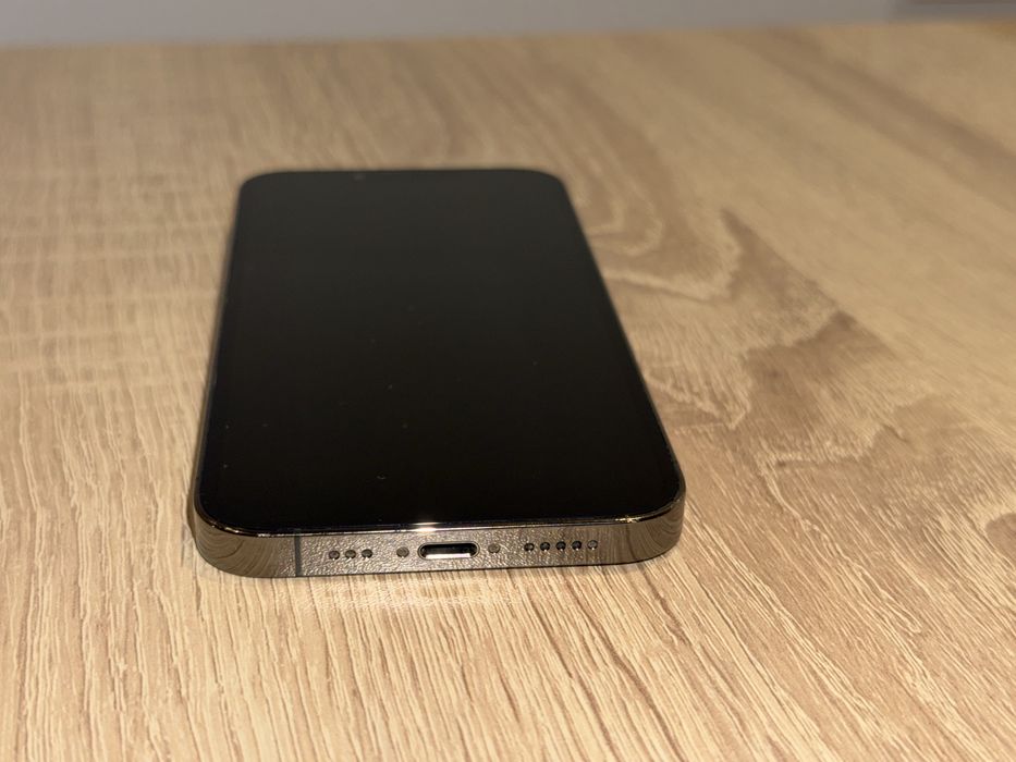 Продавам iPhone 13 Pro 256GB Отлично състояние