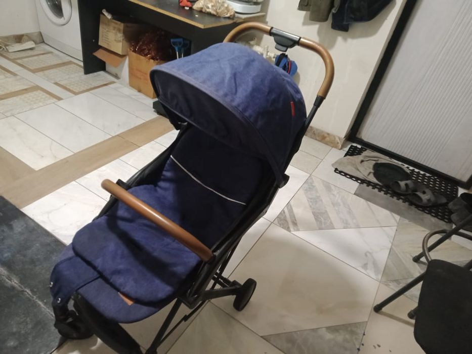 Продам прогулочную коляску