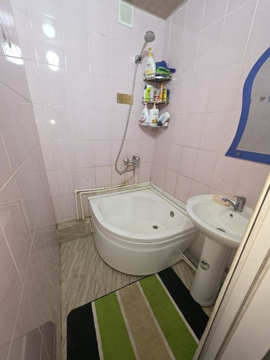 Квартира сотилади 2 хона 2 этажда Панельный дом Айрим жихозлари колади