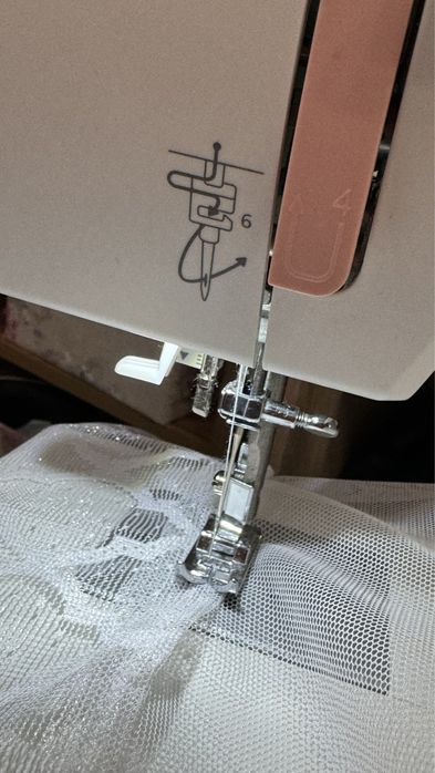 Швейная машина Naomi