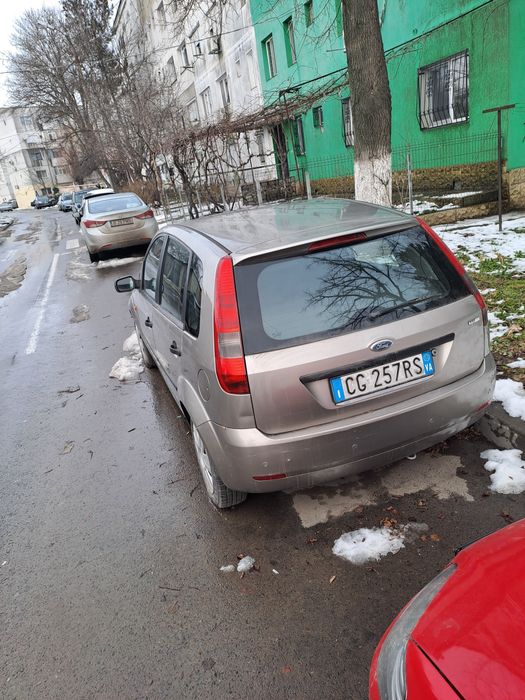 Vînd Ford Fiesta 1.4 tdci anul 2003