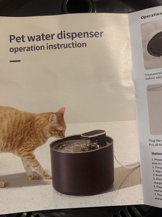 Dispensar fantana Apa cu led.Animale de companie caine. Pisica noi.