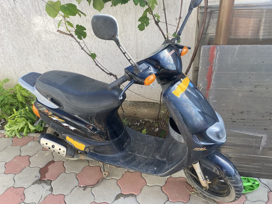 Champion first bike , piagio zip fastrider