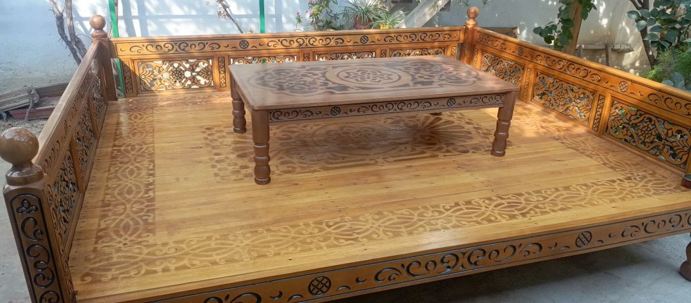 Топчан из ореха новый ручная работа