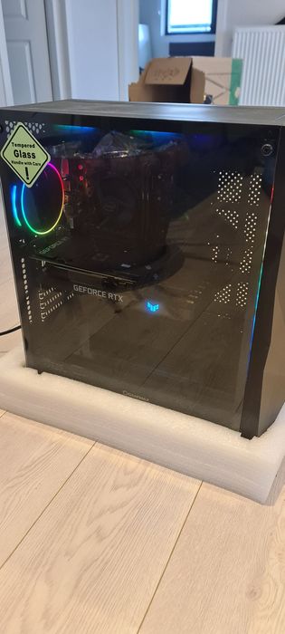 GAMING Pc TOWER  folosit doar 2 saptamani