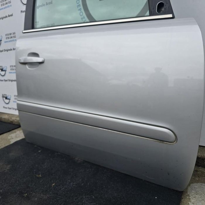 Portiera usa dreapta fata Opel Zafira B Facelift