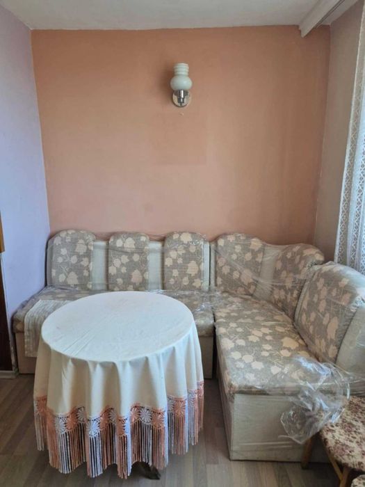 Продава къща в с. Сарая