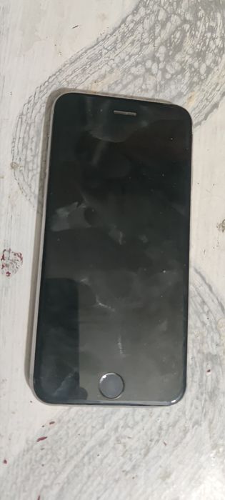 Vând iPhone 6s în stare foarte bună.
Baterie: 70% capacitate.
Funcțion