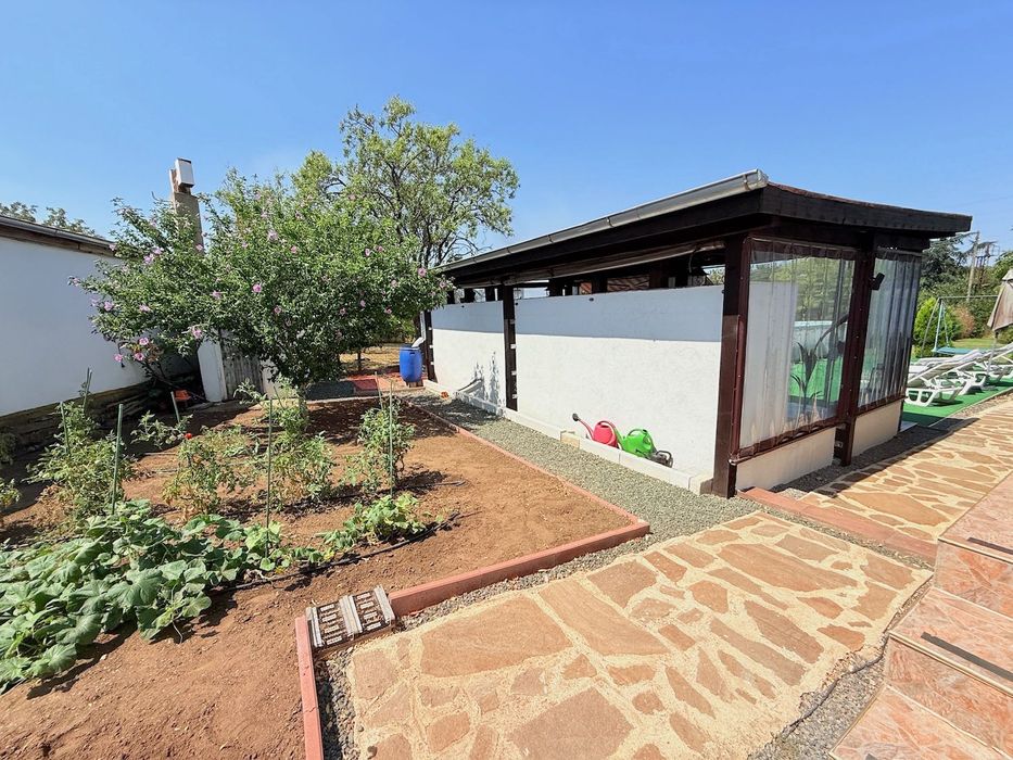 Къща в село Изворище