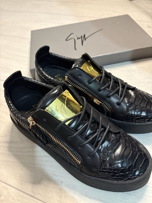 giuseppe zanotti черные 38