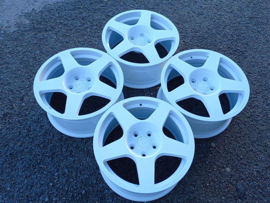 17.5x114.3 Fifteen 52 Pure White 8.0ж ет40 Honda Toyota Mitsubushi Sub
